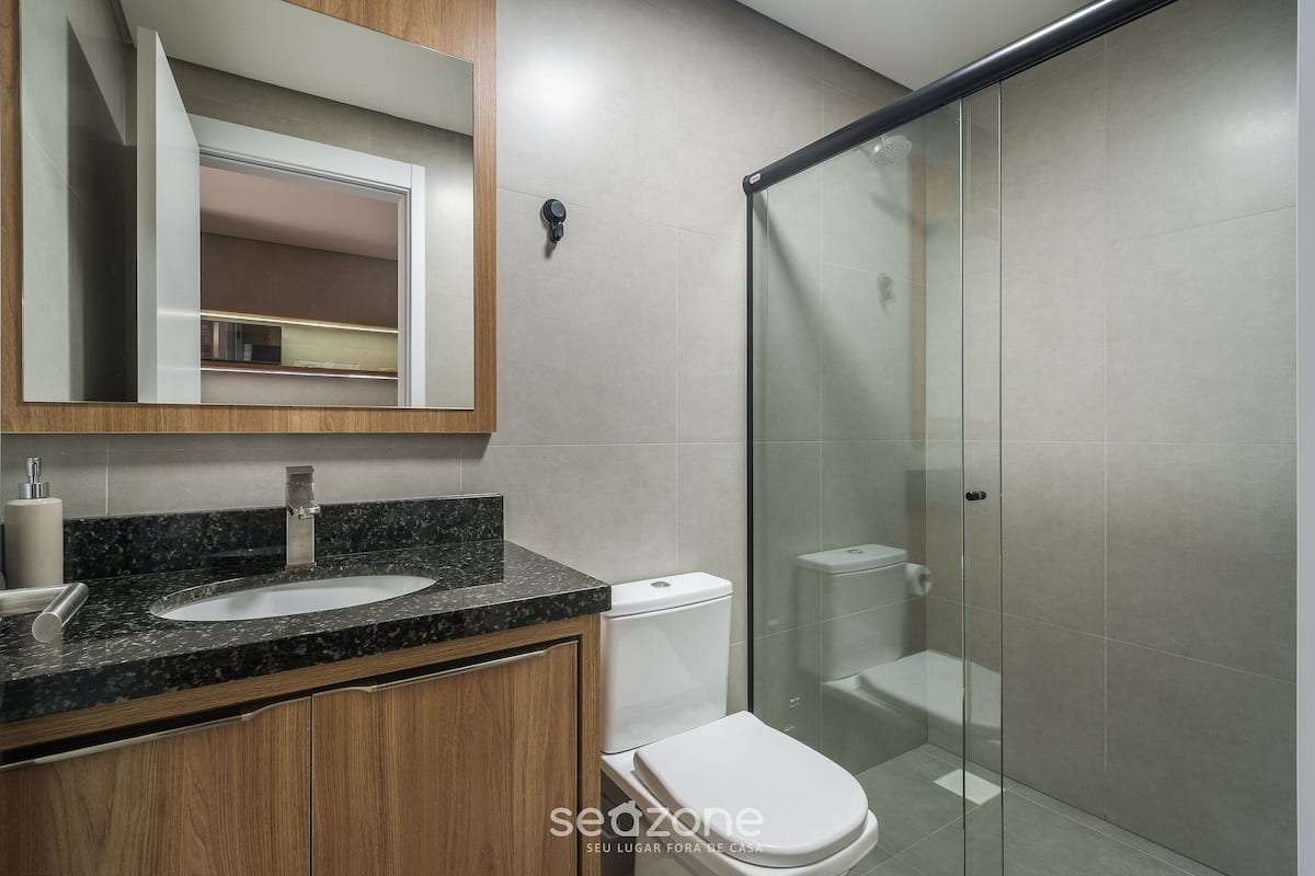 Basic Apartment | Bathroom