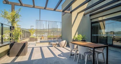 Modern and Fully Equipped Apartments Just Minutes From Lagoa da Conceicao and the Beach - VTD