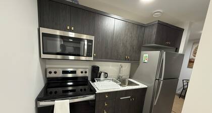 New suite in a great location. Central for shopping, restaurants and commuting.