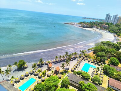 Charming 2-bedroom apartment in marvelous Nueva Gorgona with high speed internet