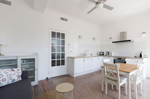 Soeur-2911-Chaming apartment near the famous Forville market