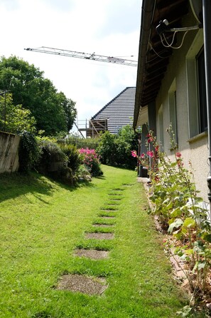 Property grounds - Vacation cottage Ehrentraut (Büren)