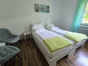 3 bedrooms, iron/ironing board, free WiFi, bed sheets