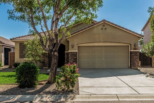 Private Oasis! Heated Pool + Hot Tub + All the Comforts of Home