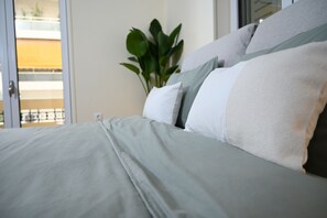 مكواة/لوح كي وواي فاي وملاءات أسرّة