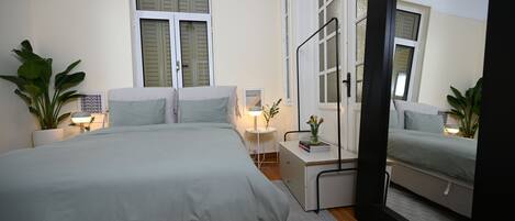 Iron/ironing board, WiFi, bed sheets