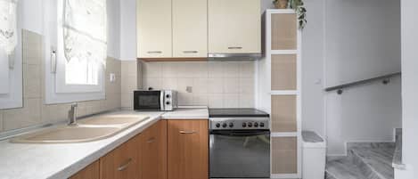 Refrigerador, microondas, horno y lavavajillas