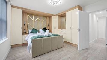 5 bedrooms, iron/ironing board, travel crib, WiFi