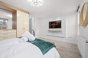 5 bedrooms, iron/ironing board, travel cot, WiFi