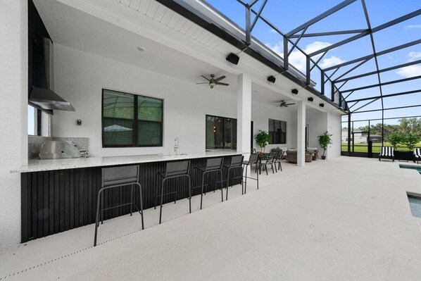 Outdoor dining