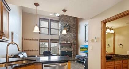 Our Happy Place - A Cozy Mountain Getaway That’s Minutes To World Class Skiing