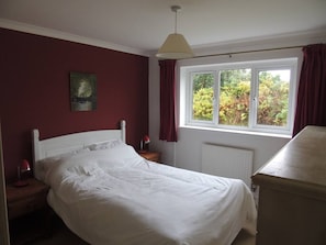 Iron/ironing board, travel cot, free WiFi, bed sheets