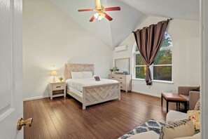 Interior - Birch Hollow by Avantstay Cozy Poconos Home w/ Fireplace, Soaking Tub & Kids Play Area (Long Pond)