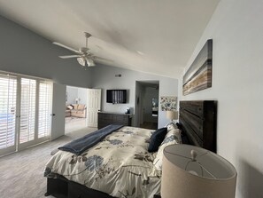 3 chambres, fer et planche à repasser, Wi-Fi, draps fournis