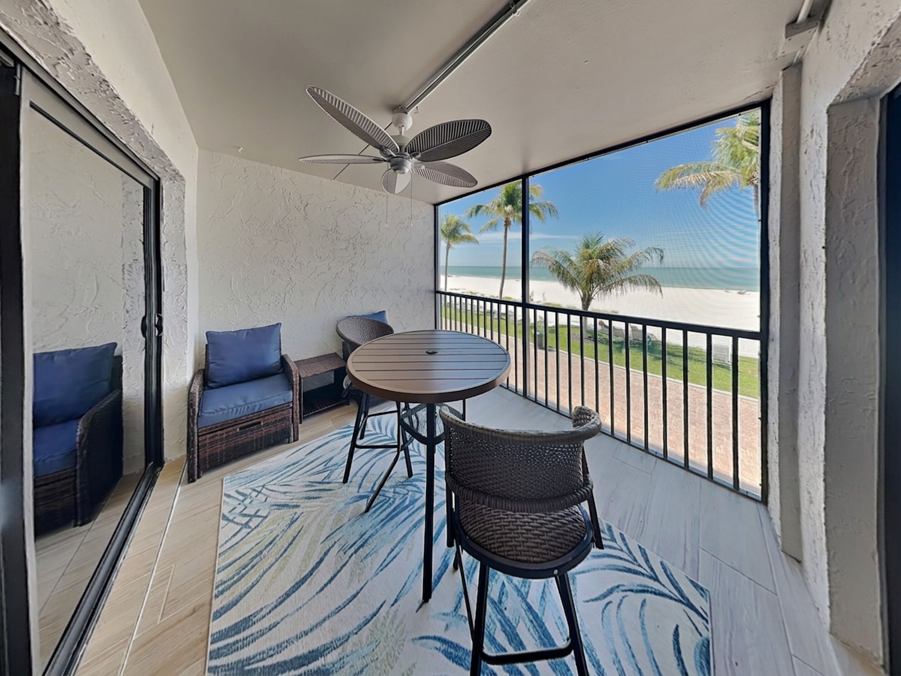 Condo (2 Bedrooms) | Front of property