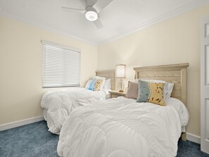 Condo (2 Bedrooms) | Property amenity