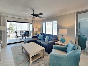 Condo (2 Bedrooms) | Property amenity