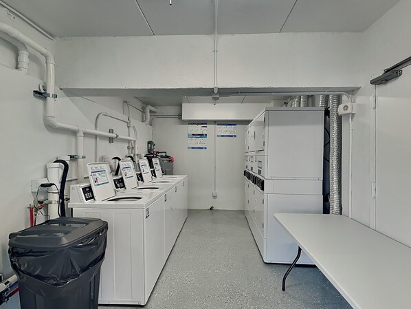 Condo (2 Bedrooms) | Property amenity