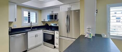 Condo (2 Bedrooms) | Property amenity
