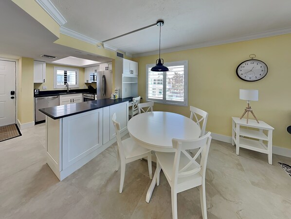 Condo (2 Bedrooms) | Property amenity