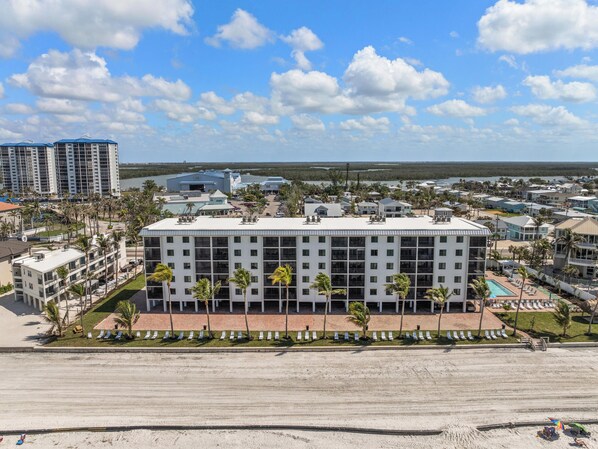 Condo (2 Bedrooms) | Property amenity