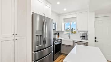 Condo (2 Bedrooms) | Property amenity