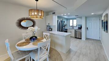 Condo (2 Bedrooms) | Property amenity