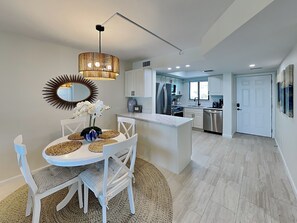 Condo (2 Bedrooms) | Servicio de la propiedad