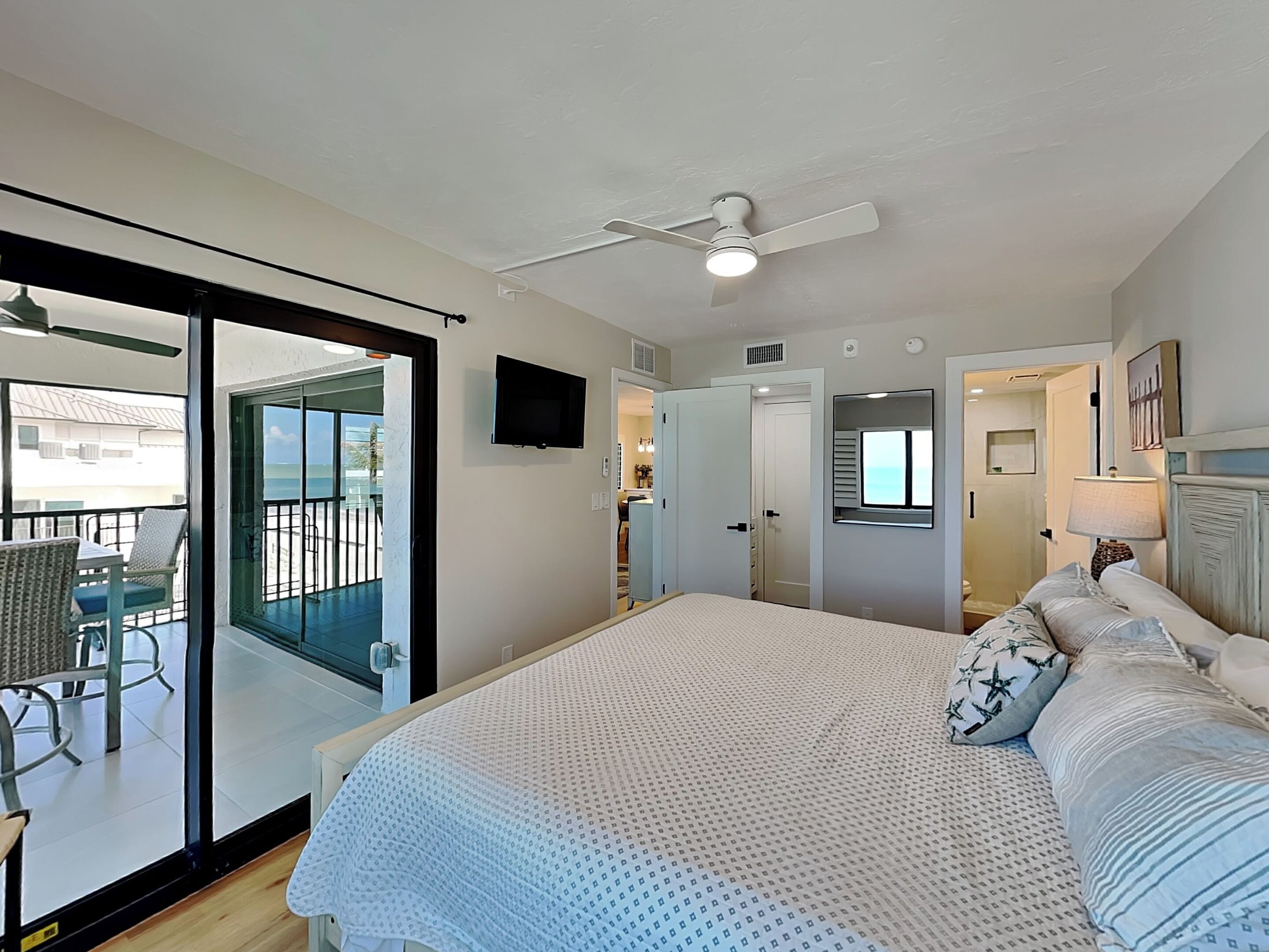 Condo (2 Bedrooms) | Property amenity