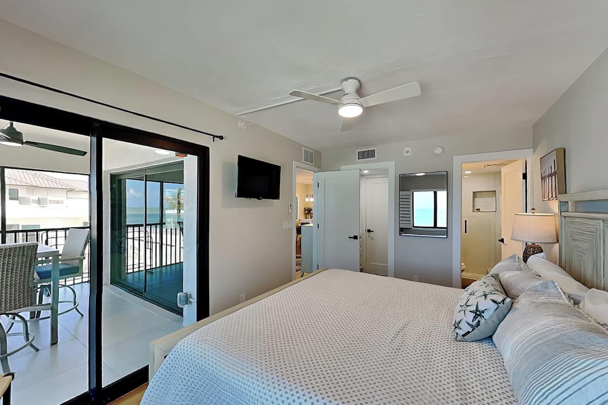 Condo (2 Bedrooms) | Property amenity