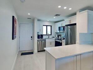 Condo (2 Bedrooms) | Property amenity