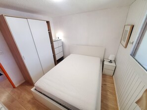2 bedrooms