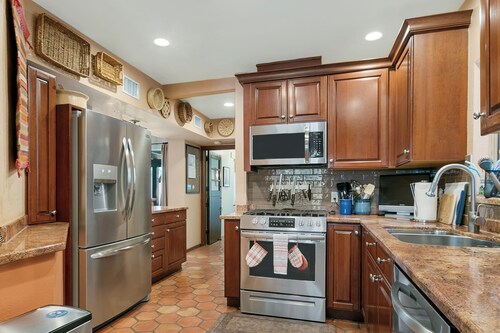 The 9th St Retreat - a Southwestern Family-friendly Oasis in the Heart of Tucson