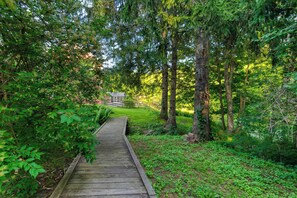 Interior - Historic Barn Retreat w/ Pool & Pond Views Longview Pond Lodge by Avantstay (Clinton Corners)