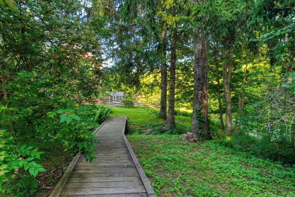 House (3 Bedrooms) | Interior - Historic Barn Retreat w/ Pool & Pond Views Longview Pond Lodge by Avantstay (Clinton Corners)