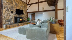 Interior - Historic Barn Retreat w/ Pool & Pond Views Longview Pond Lodge by Avantstay (Clinton Corners)