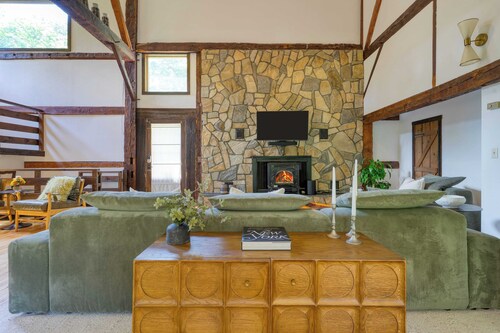Historic Barn Retreat w/ Pool & Pond Views Longview Pond Lodge by Avantstay