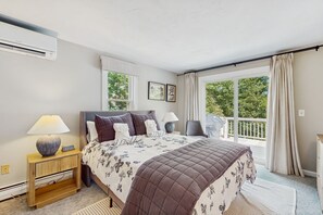 3 bedrooms, iron/ironing board, internet, bed sheets - Pond view home w/ AC, sunroom, kayak & near town and beaches (Dennis)