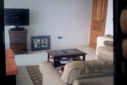 Cameroon Comfort 2-bedroom apartment in peaceful Yassa with WiFi, AC, EspaceVert