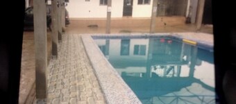 Cameroon Comfort 2-bedroom apartment in peaceful Yassa with WiFi, AC, EspaceVert
