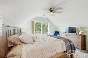 3 bedrooms, iron/ironing board, Internet, bed sheets