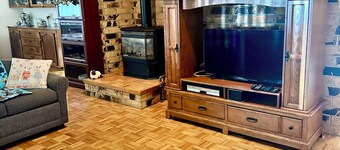 Pet lovers retreat - spacious, 3 bedroom home in the redwoods by Lake Earl.