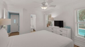 Casa, varias camas, patio, vista parcial al océano (Just Add Salt) | 4 habitaciones, decoración personalizada y muebles diferentes 