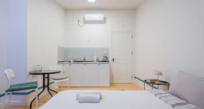 "Stay in the heart of Tbilisi! Private rooms with kitchen & top location."
