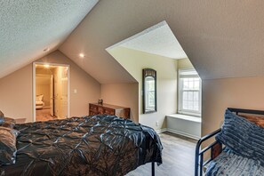 3 bedrooms, iron/ironing board, Internet, bed sheets - 78-Acre Retreat Near Campbell U: Fish, Play, Relax (Coats)