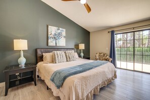 5 bedrooms, desk, iron/ironing board, WiFi