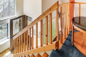 Interior - 6 Mi to Downieville Downhill: Cabin w/ Mtn Views (Sierra City)