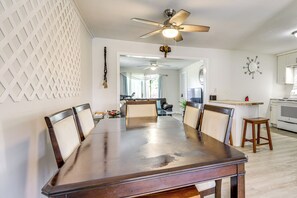 Dining - 10 Mi to Hartford: Family Home w/ Yard (Manchester)
