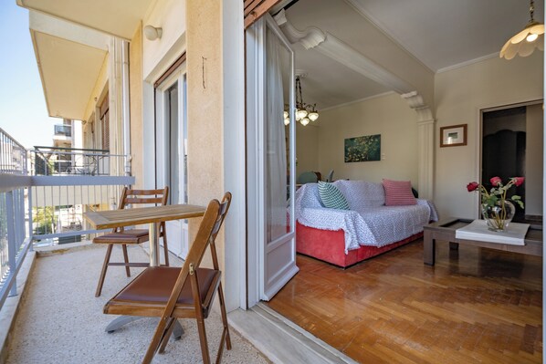 屋外ダイニングエリア