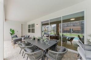 House | 9 bedrooms